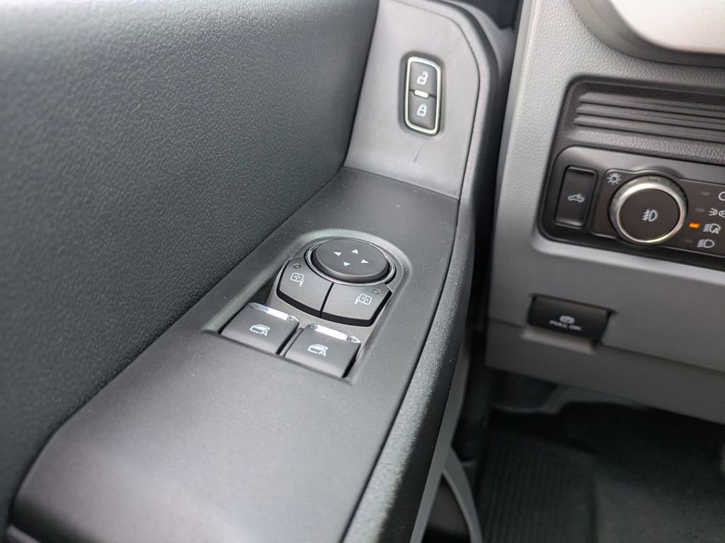 New 2025 Ford F550 4x4 Regular Cab Super Duty image 18