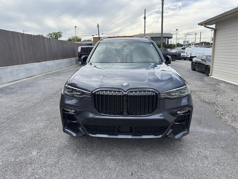 Used 2021 BMW X7 xDrive40i w/ M Sport Package AWD/4WD image 5