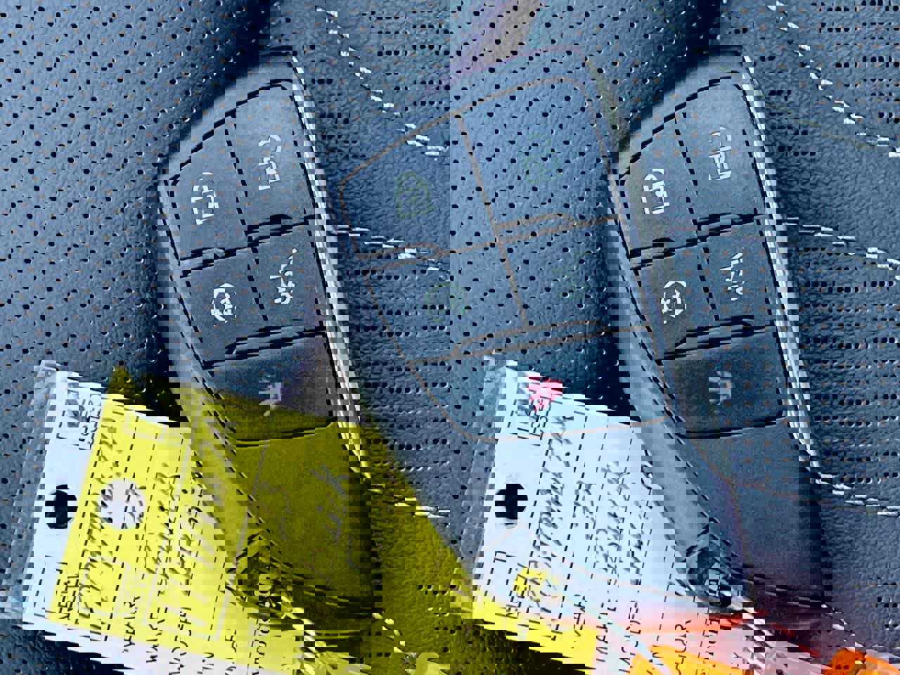 Used 2023 Buick Envision Avenir image 34