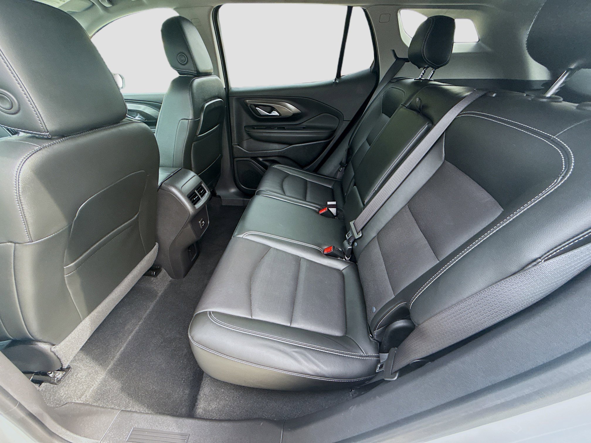 Used 2022 GMC Terrain SLT w/ Elevation Edition FWD image 21