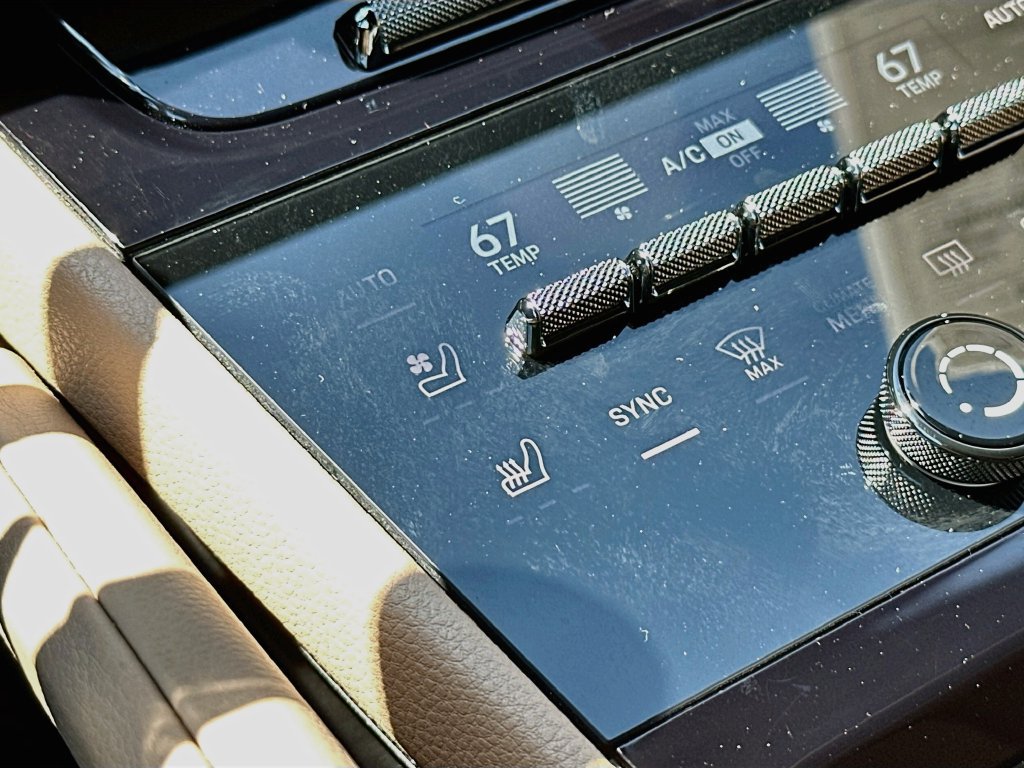 Certified 2026 Porsche Cayenne AWD/4WD image 23