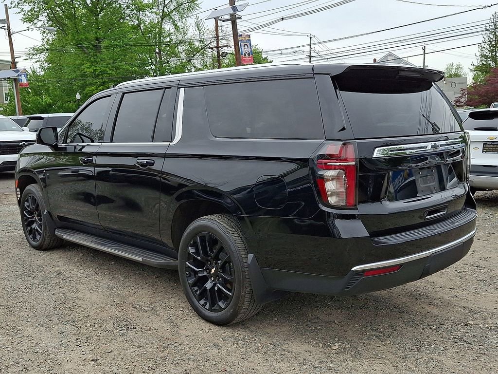 Used 2024 Chevrolet Suburban LT w/ Luxury Package AWD/4WD image 6
