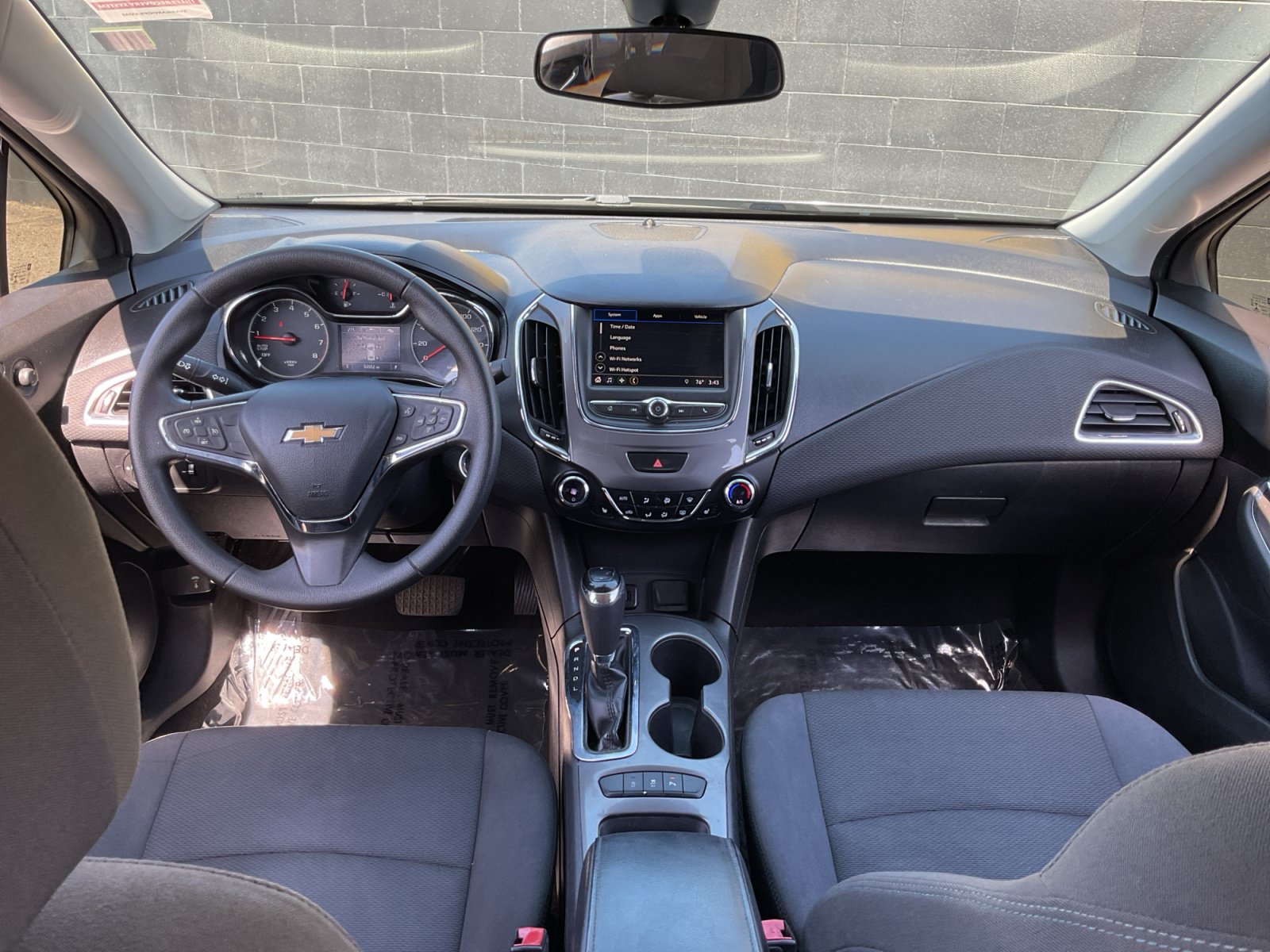 Used 2019 Chevrolet Cruze LT w/ Convenience Package FWD image 16