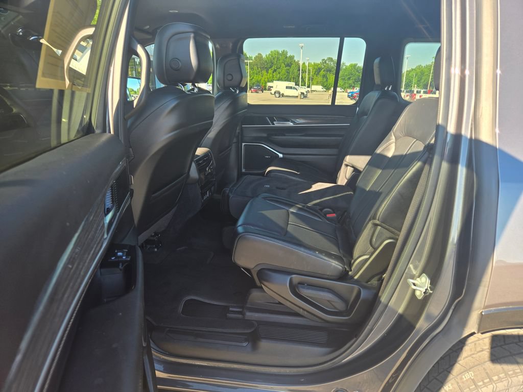 Used 2022 Jeep Wagoneer Series II AWD/4WD image 8