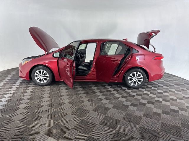 Used 2022 Toyota Corolla LE w/ Premium Interior Package image 10