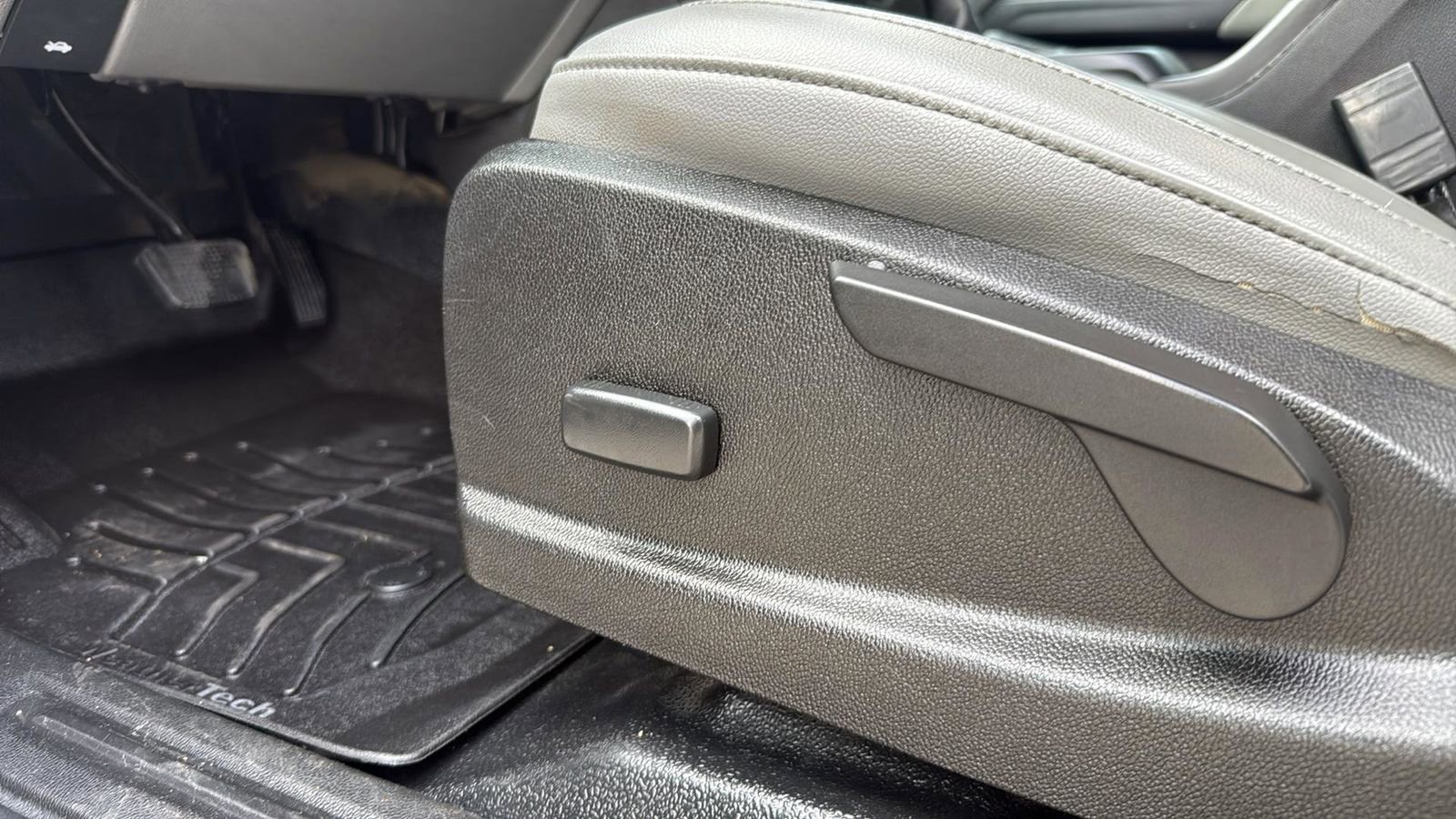 Used 2016 GMC Canyon 4x4 Extended Cab w/ Convenience Package image 11