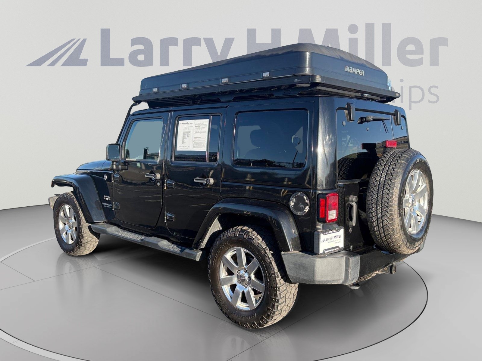 Used 2016 Jeep Wrangler Unlimited Sahara w/ Connectivity Group AWD/4WD image 3