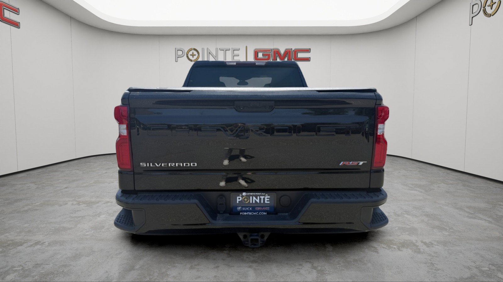 Used 2023 Chevrolet Silverado 1500 RST AWD/4WD image 4