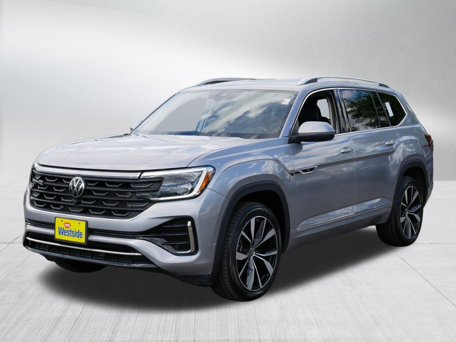 Used 2024 Volkswagen Atlas SEL Premium R-Line AWD/4WD image 3