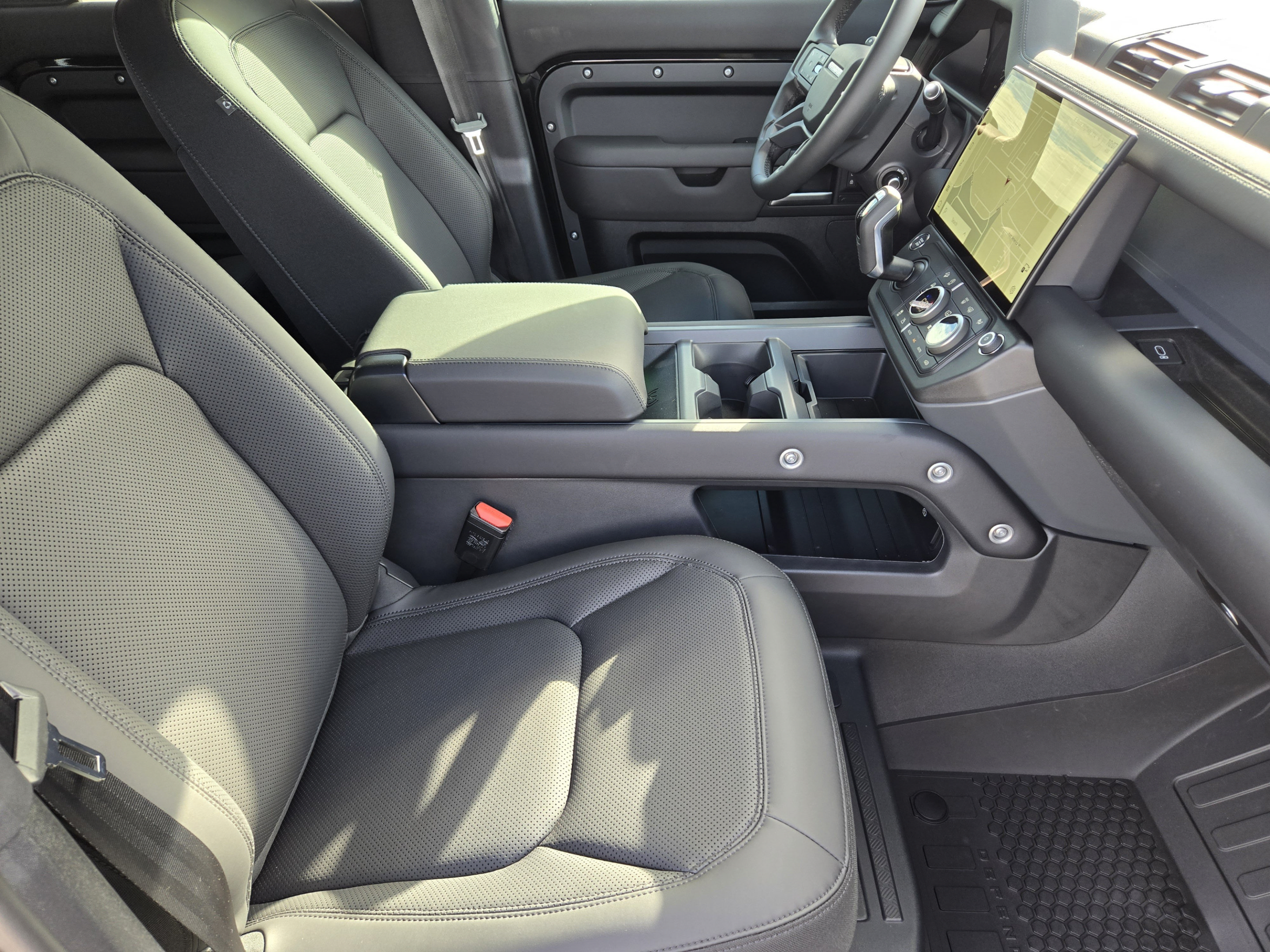 New 2026 Land Rover Defender 110 S AWD/4WD image 9