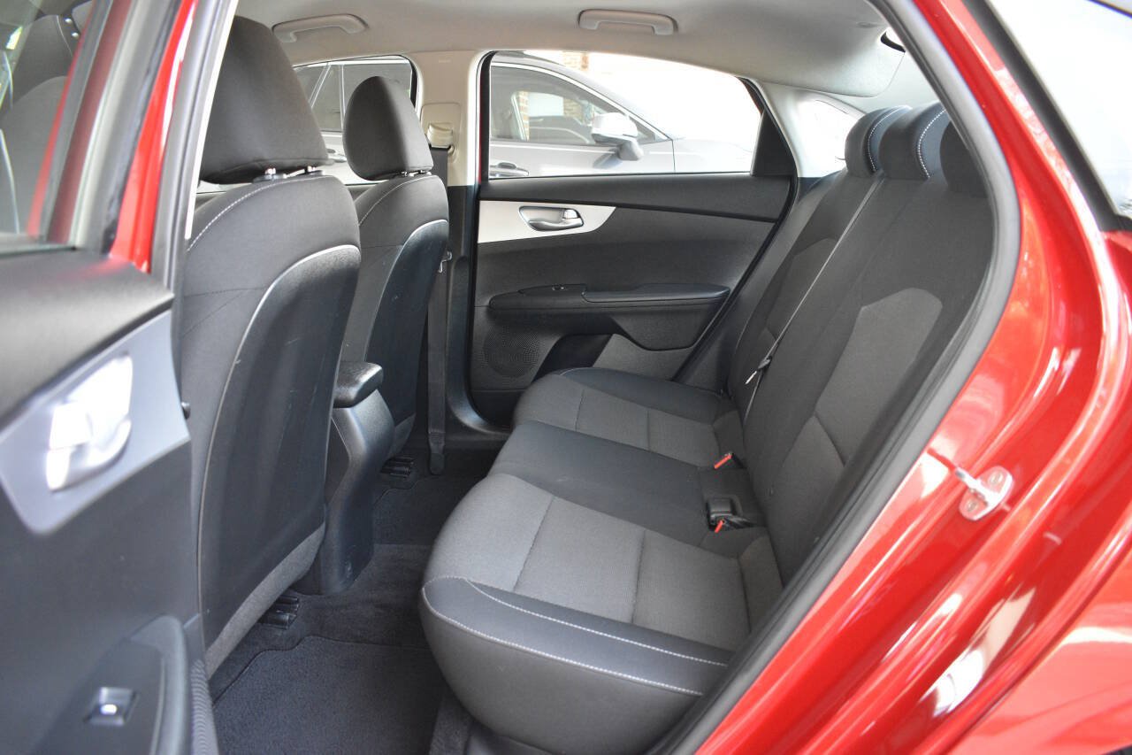 Used 2023 Kia Forte LXS FWD image 9