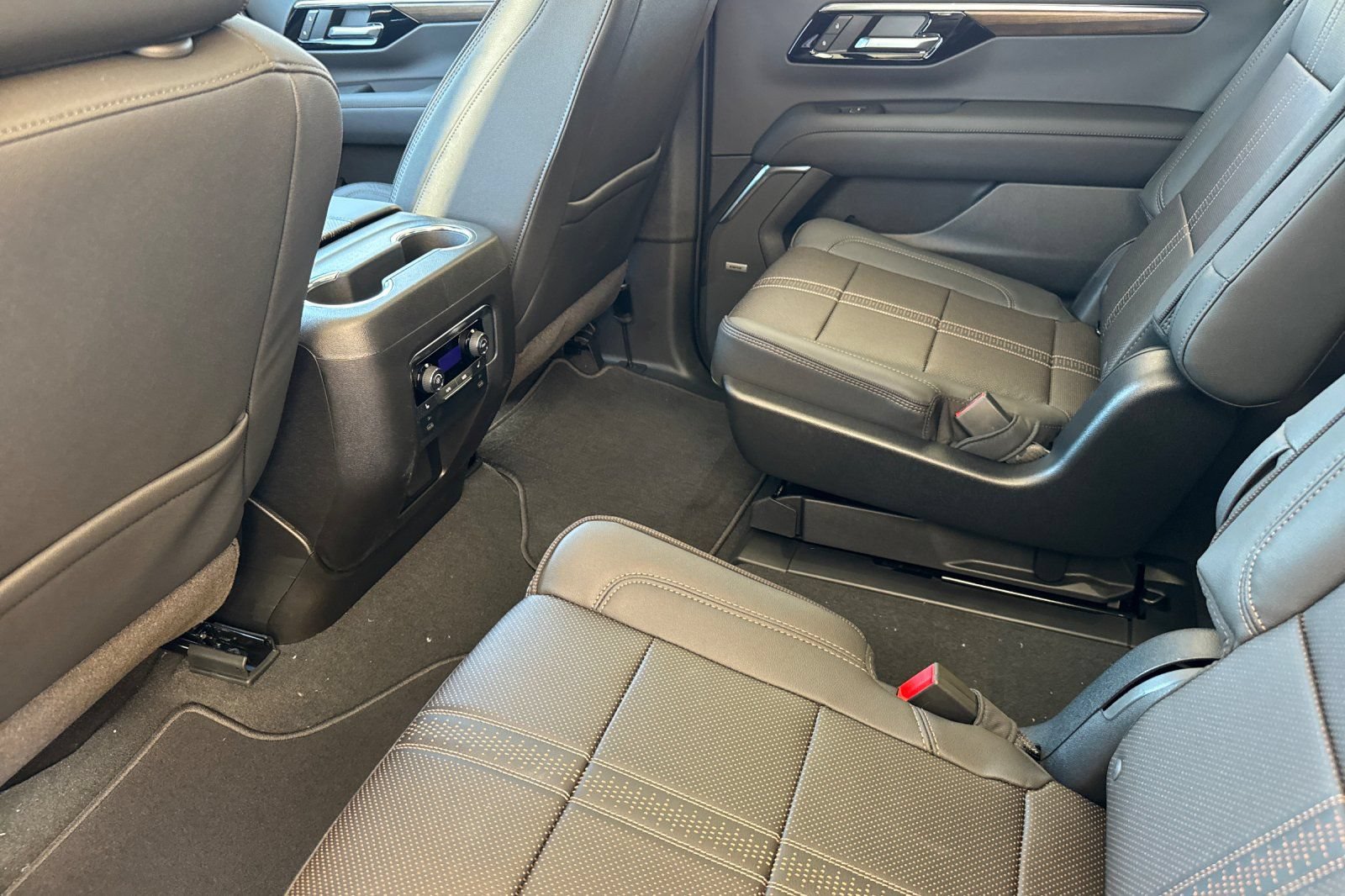 New 2026 Chevrolet Tahoe High Country AWD/4WD image 13