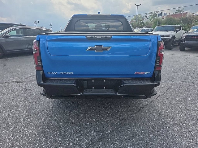 Used 2025 Chevrolet Silverado EV RST AWD/4WD image 4
