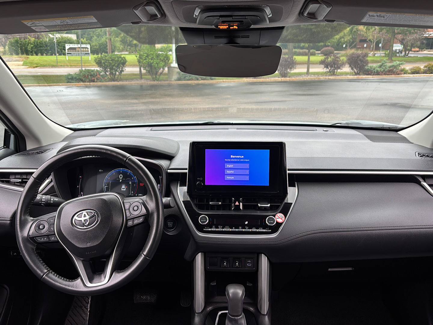 Used 2025 Toyota Corolla Cross XLE AWD/4WD image 18