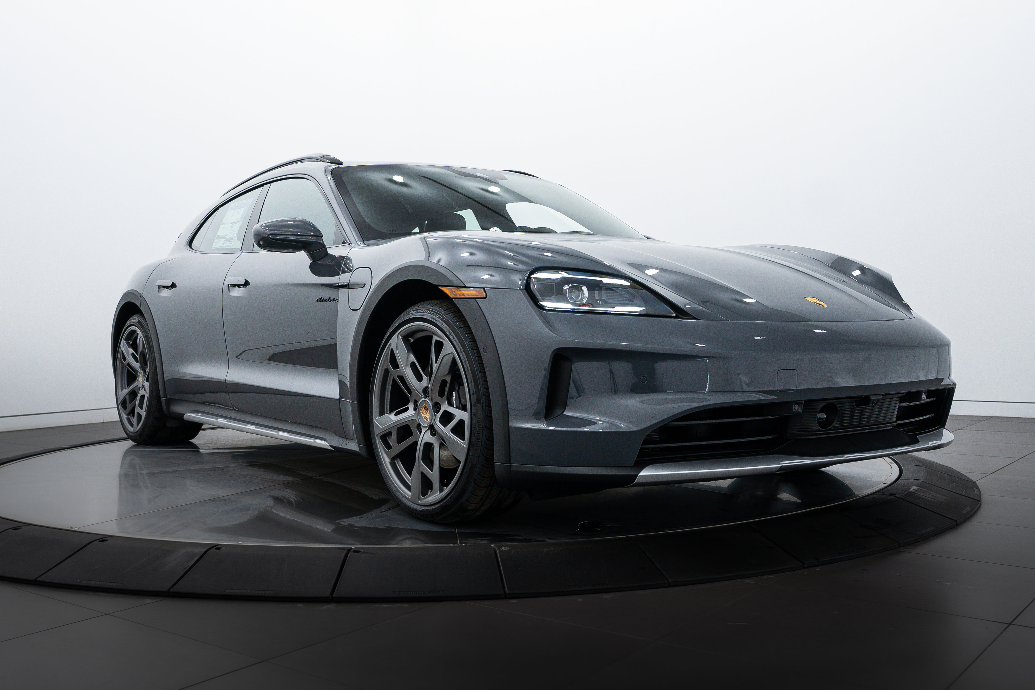 New 2025 Porsche Taycan 4 Cross Turismo image 9