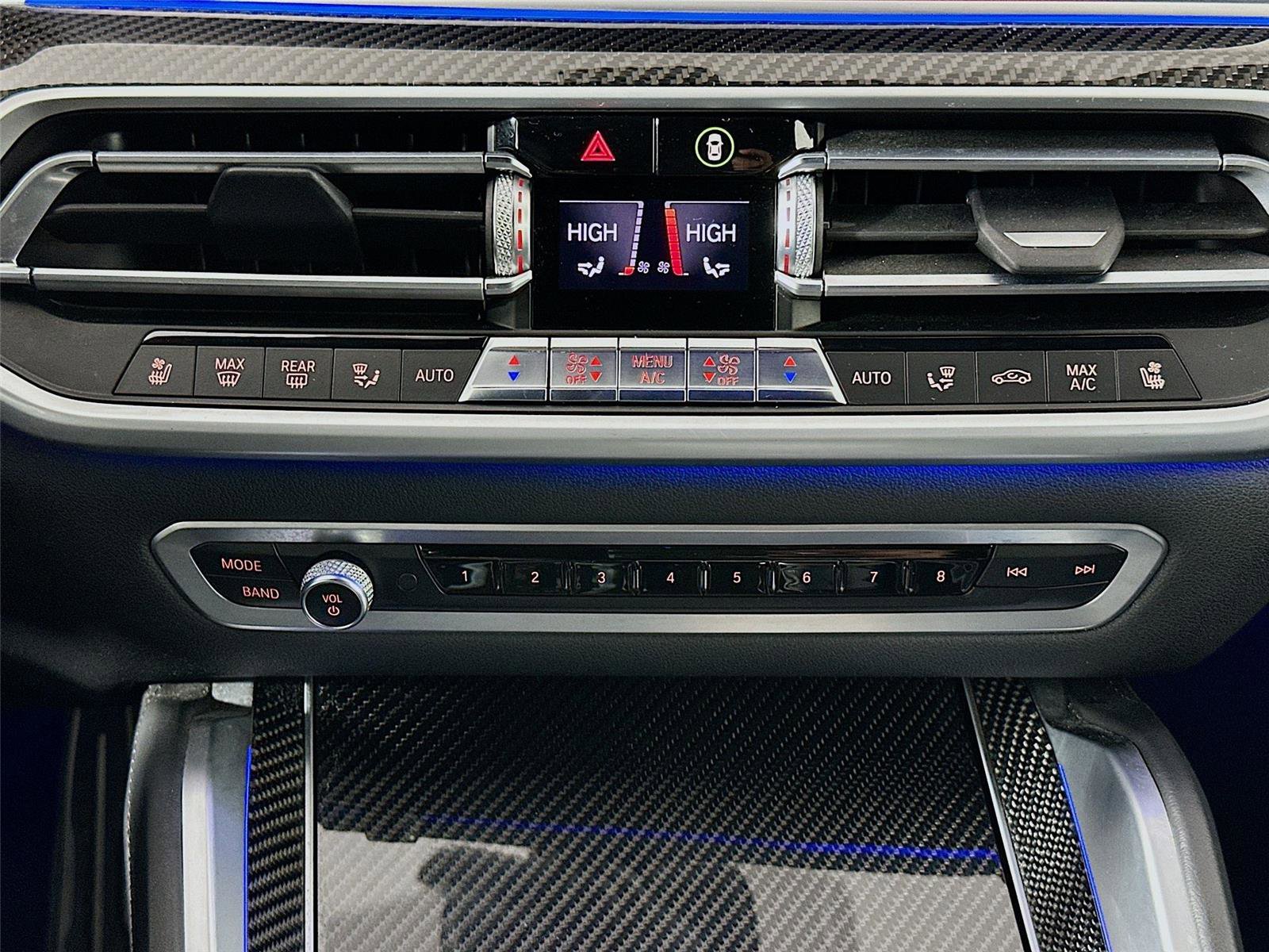 Used 2021 BMW X6 M50i image 16