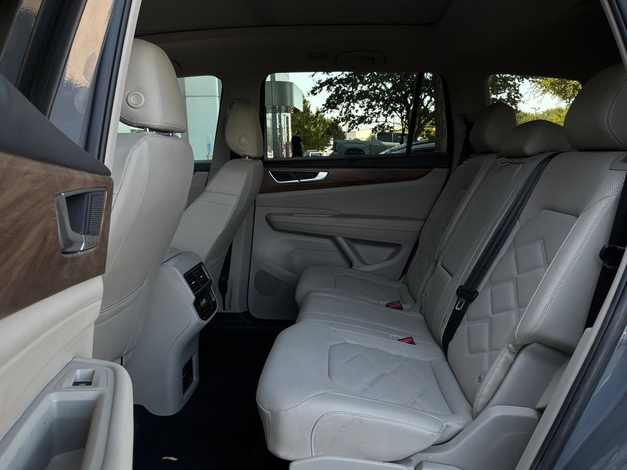 Used 2026 Volkswagen Atlas SE FWD image 12