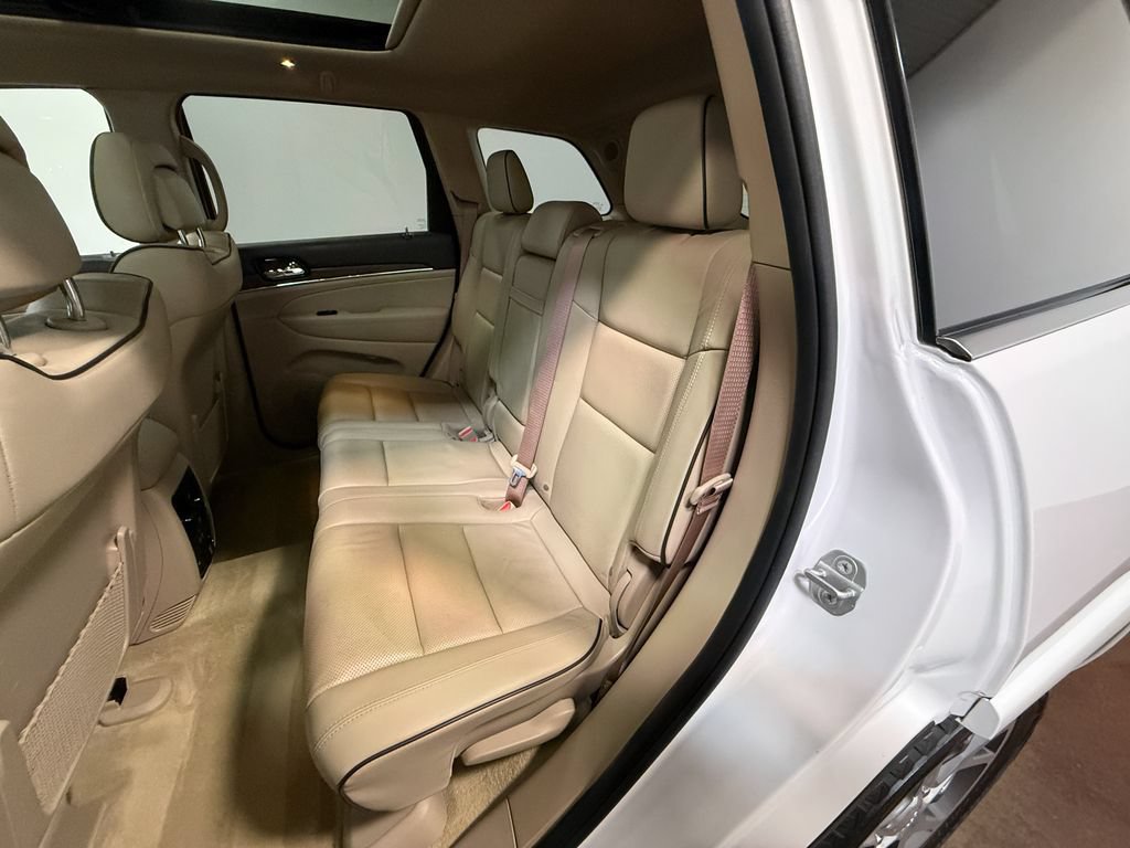 Used 2021 Jeep Grand Cherokee Overland w/ Protech Group AWD/4WD image 8