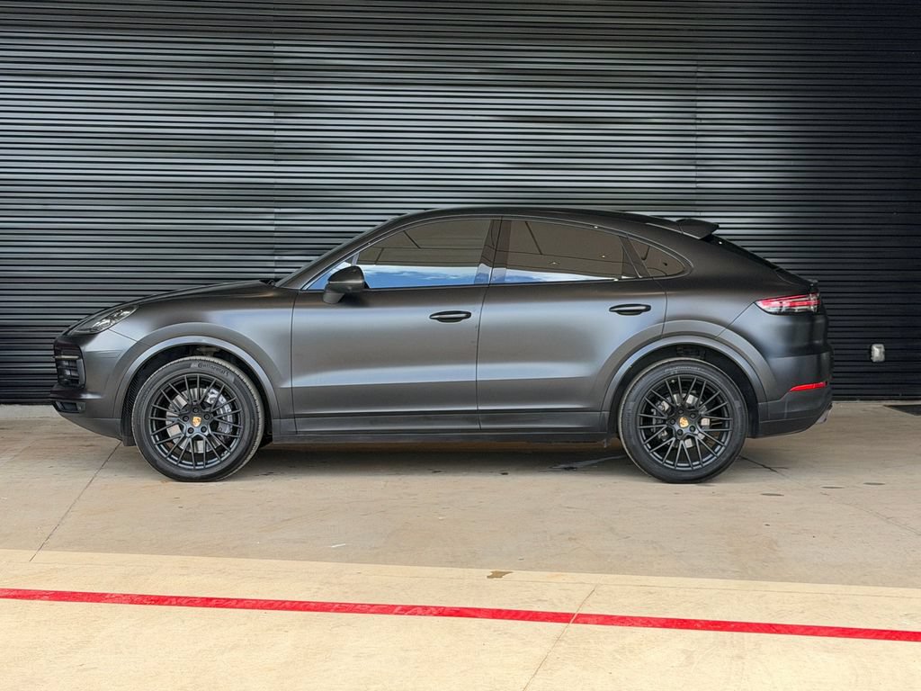 Certified 2021 Porsche Cayenne Coupe AWD/4WD image 2