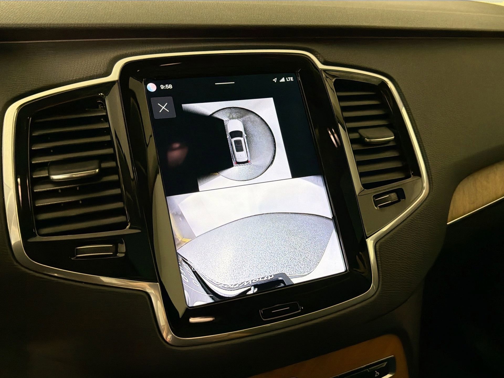 Certified 2024 Volvo XC90 B5 Plus w/ Protection Package Premier AWD/4WD image 14