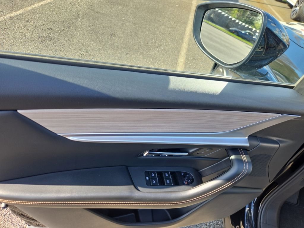 Used 2025 MAZDA CX-70 Plug-In Hybrid w/ Premium Pkg image 3