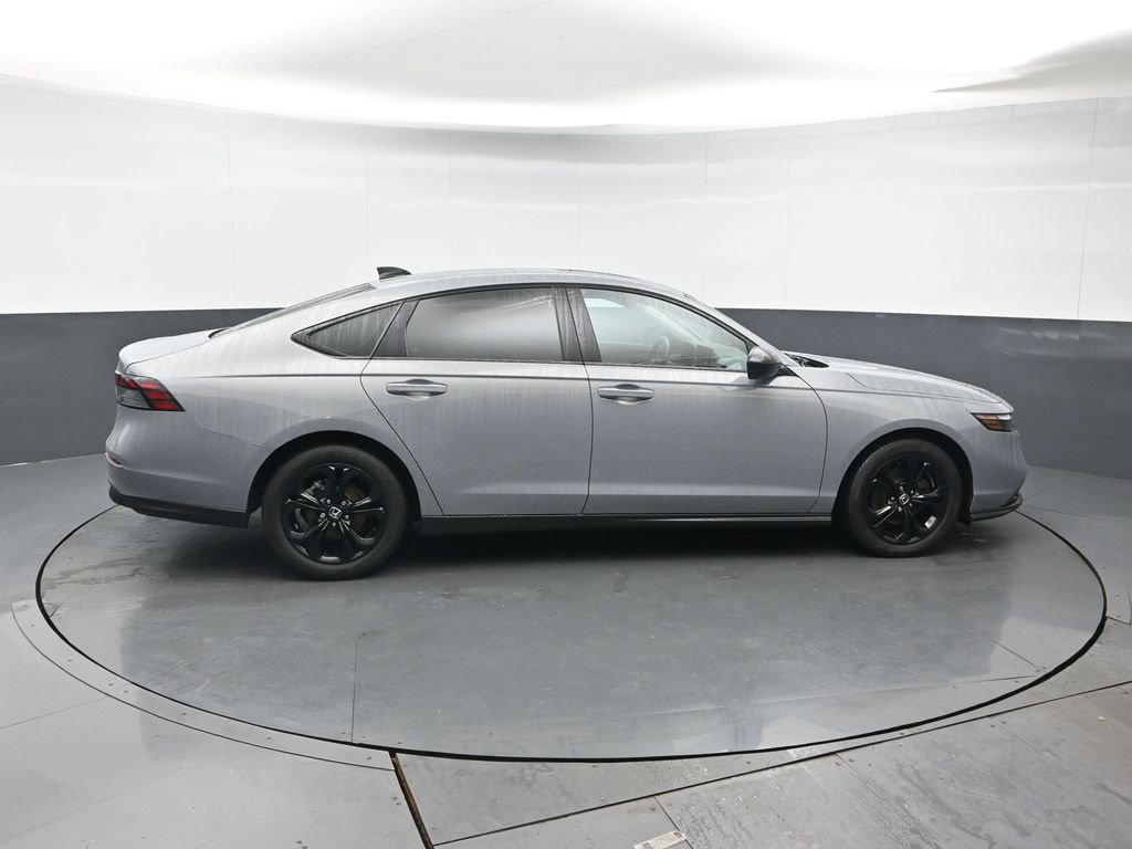 Used 2025 Honda Accord SE image 7