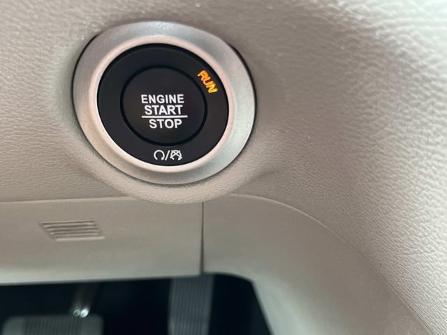Used 2024 Chrysler Pacifica Touring-L FWD image 37