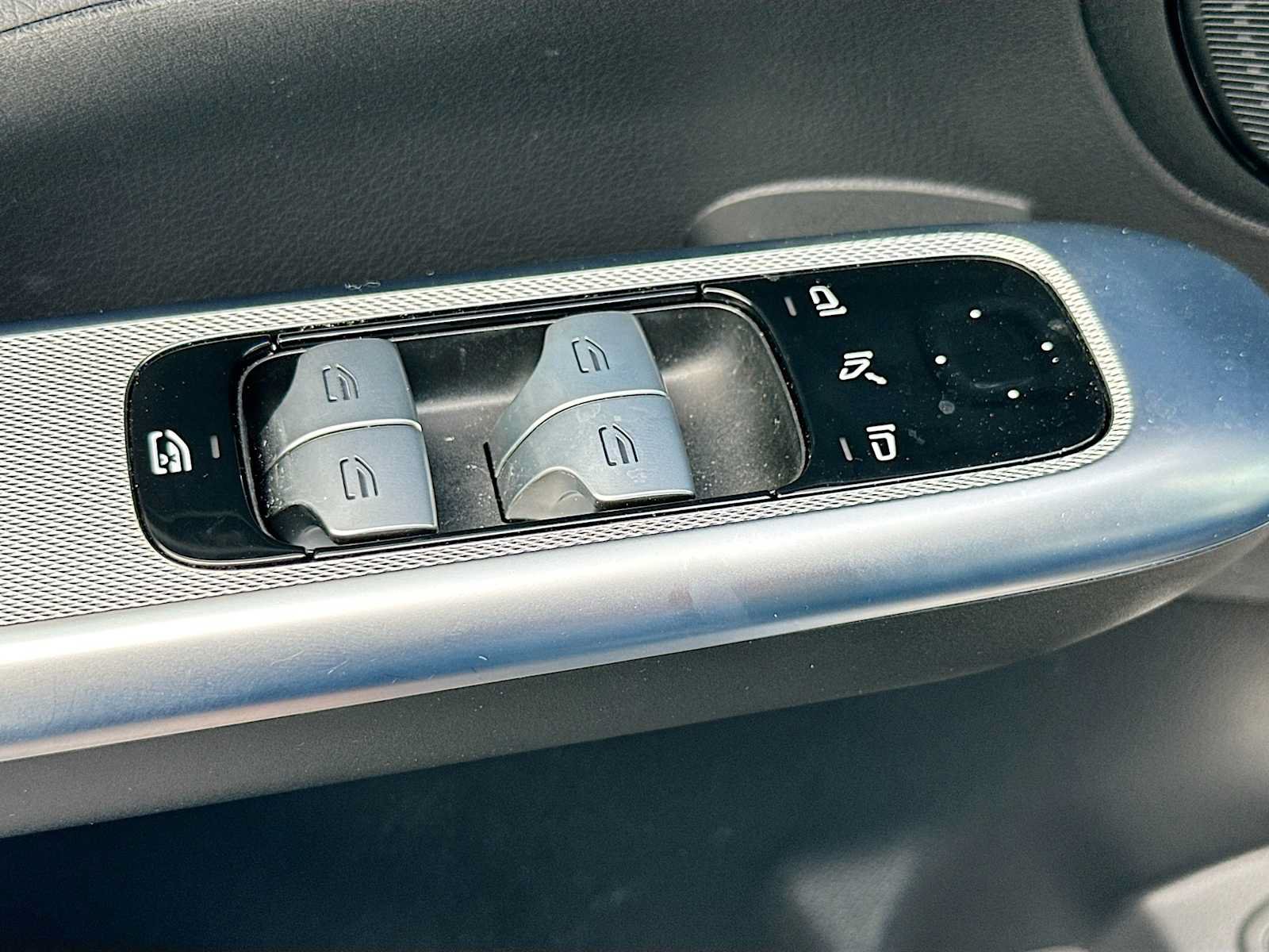 Certified 2024 Mercedes-Benz GLC 300 4MATIC image 17