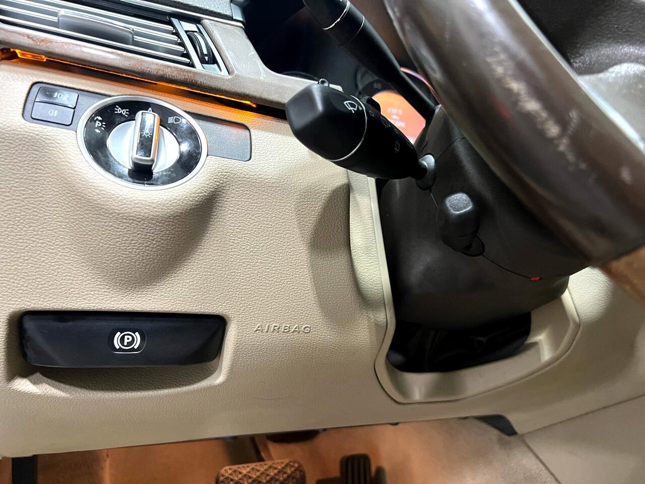 Used 2011 Mercedes-Benz E 350 4MATIC Wagon image 38