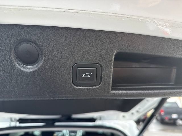 Used 2024 Chevrolet Equinox LT w/ LPO, Floor Liner Package image 40