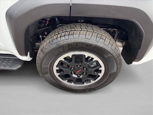Certified 2025 Toyota 4Runner TRD Off-Road AWD/4WD image 9
