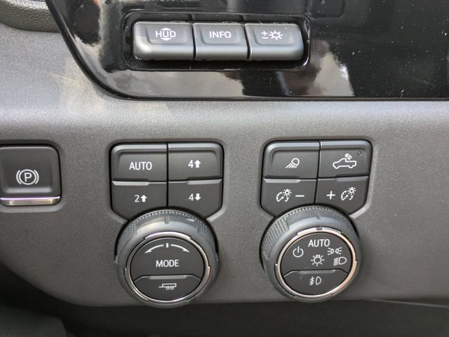 Used 2025 Chevrolet Silverado 1500 High Country w/ High Country Premium Package AWD/4WD image 20