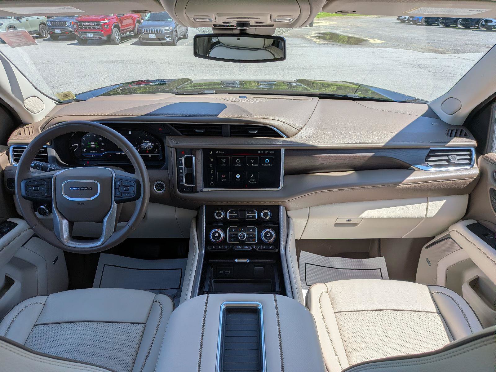 Used 2023 GMC Yukon XL Denali AWD/4WD image 23