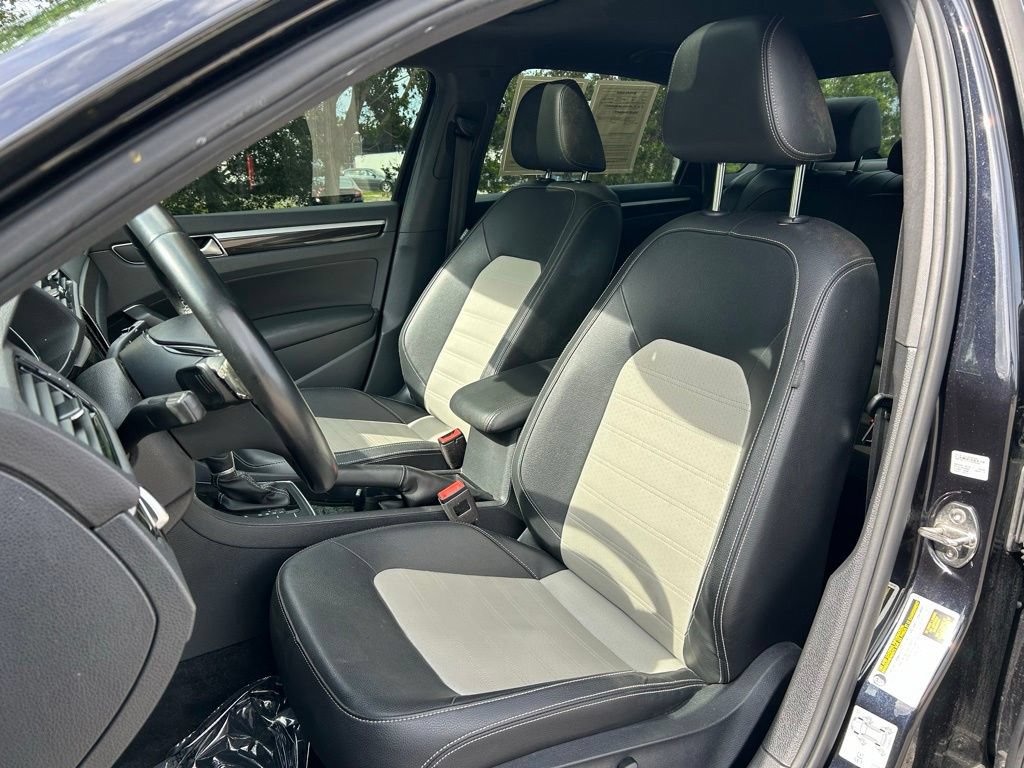 Used 2018 Volkswagen Passat 3.6 FWD image 21