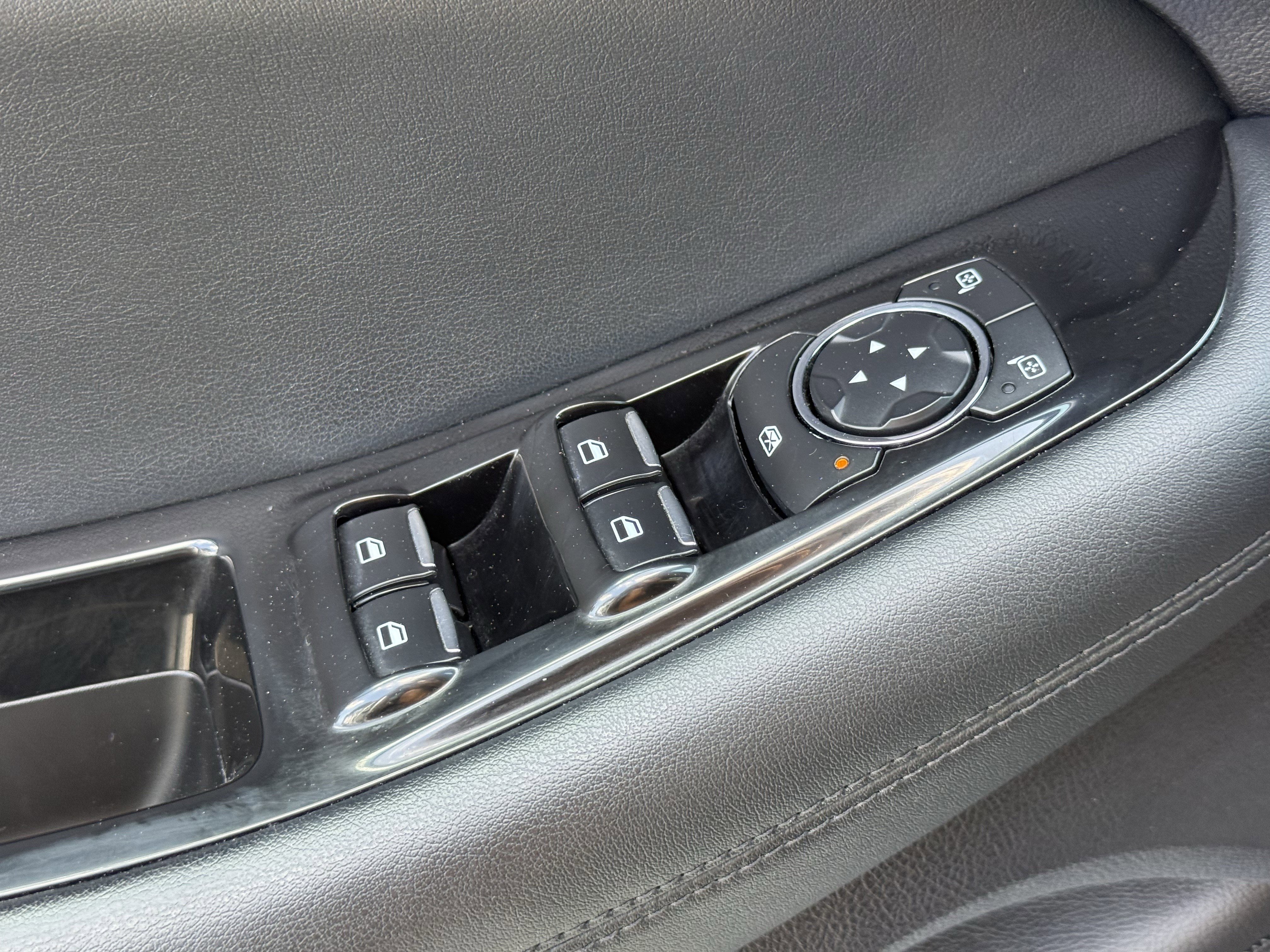 Used 2020 Ford Edge SEL w/ Convenience Package image 26