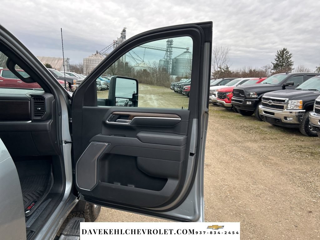 Certified 2025 Chevrolet Silverado 2500 High Country w/ High Country Premium Package AWD/4WD image 25