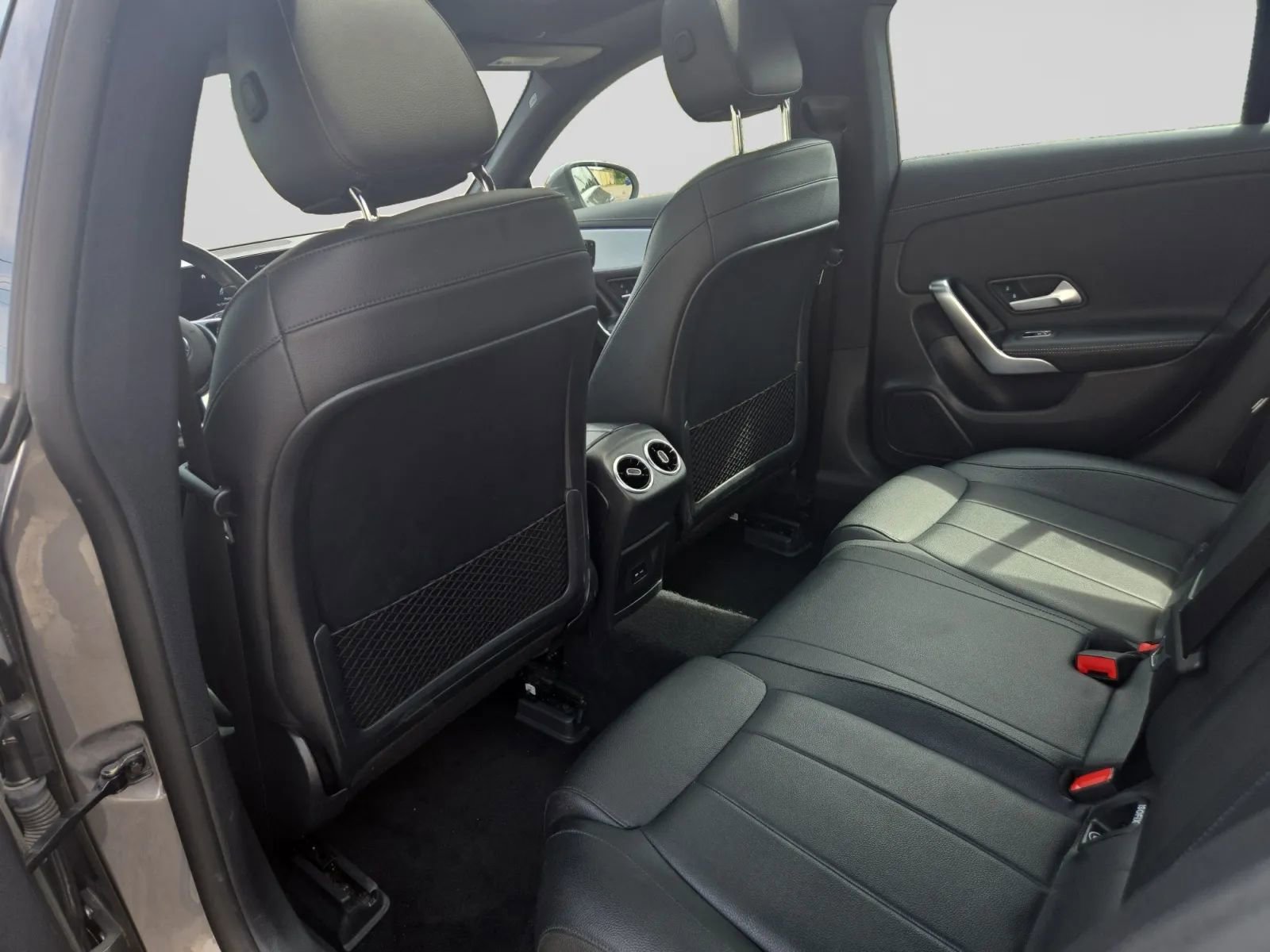 Used 2021 Mercedes-Benz CLA 250 4MATIC image 28