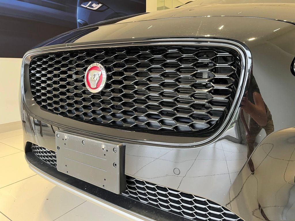 Used 2020 Jaguar E-PACE AWD/4WD image 13