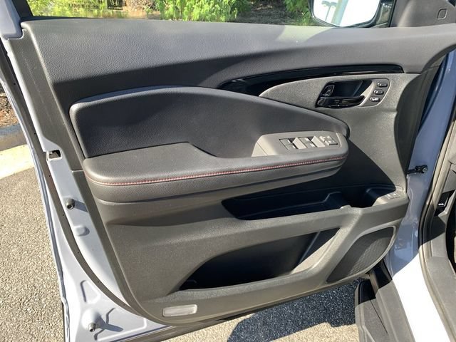 Used 2025 Honda Passport Black Edition image 17