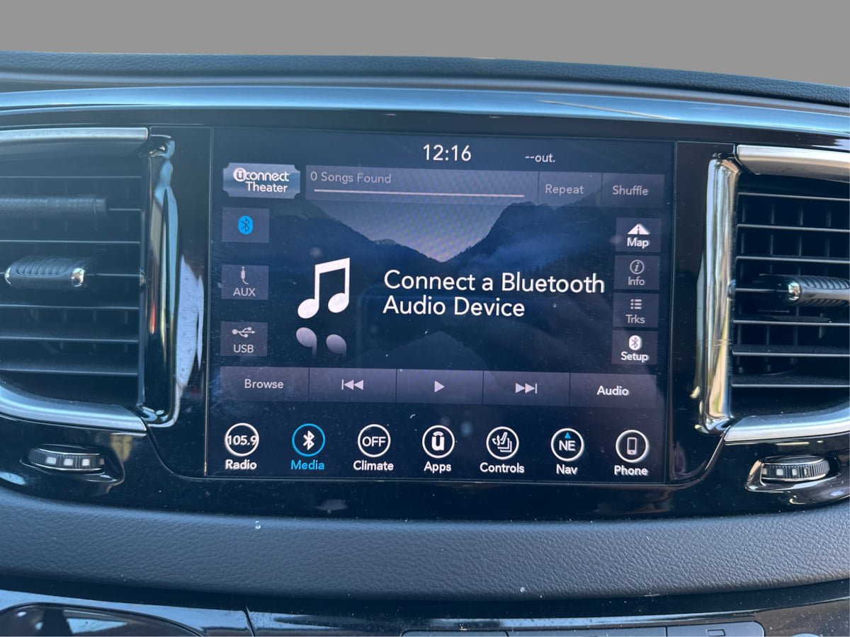 Used 2018 Chrysler Pacifica Touring-L Plus FWD image 23