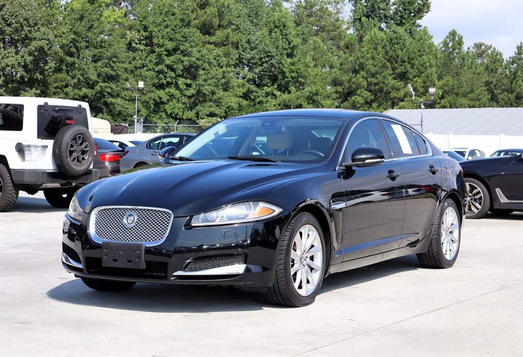 Used 2013 Jaguar XF RWD image 3