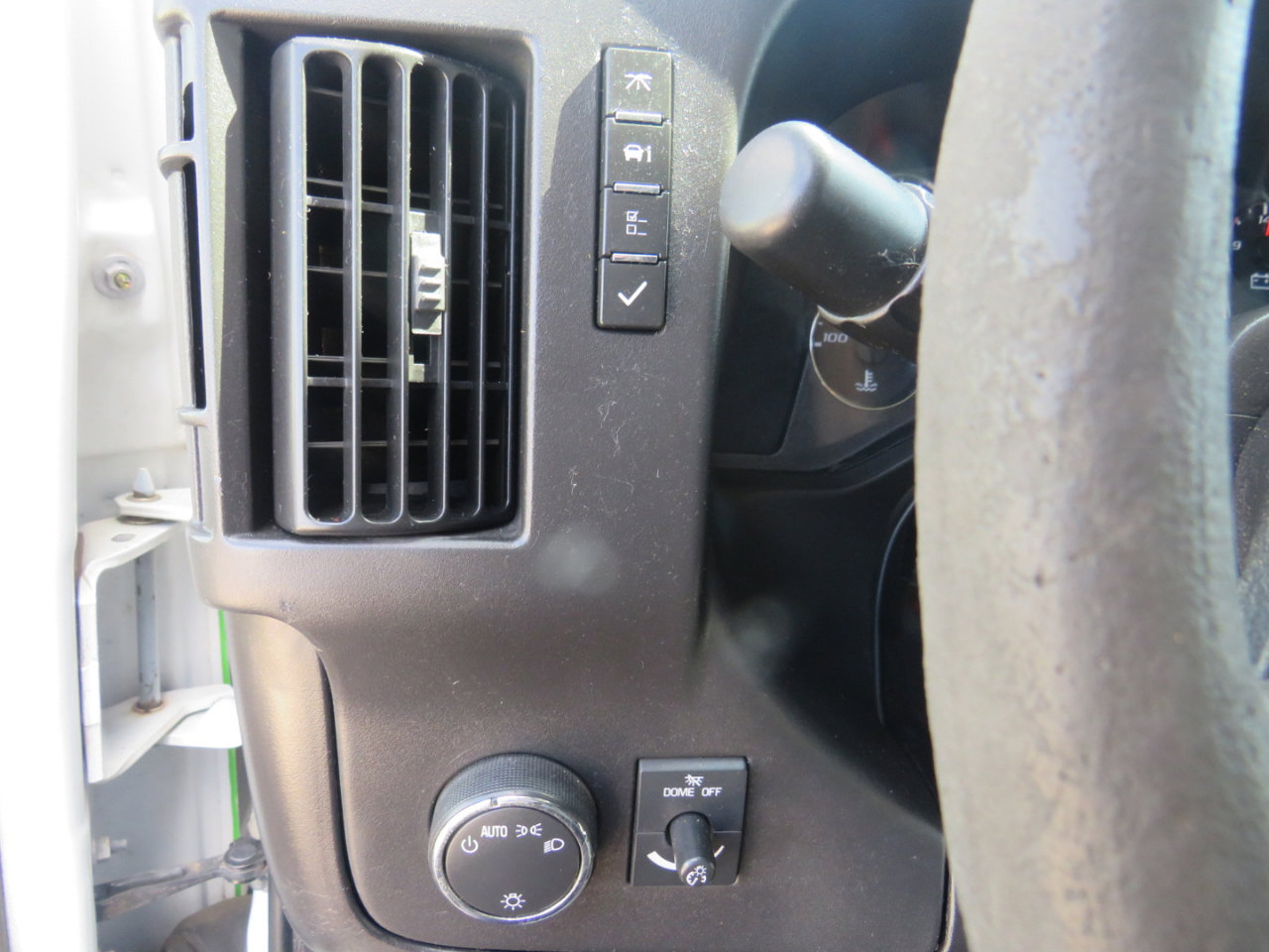 Used 2009 Chevrolet Express 2500 Extended image 25