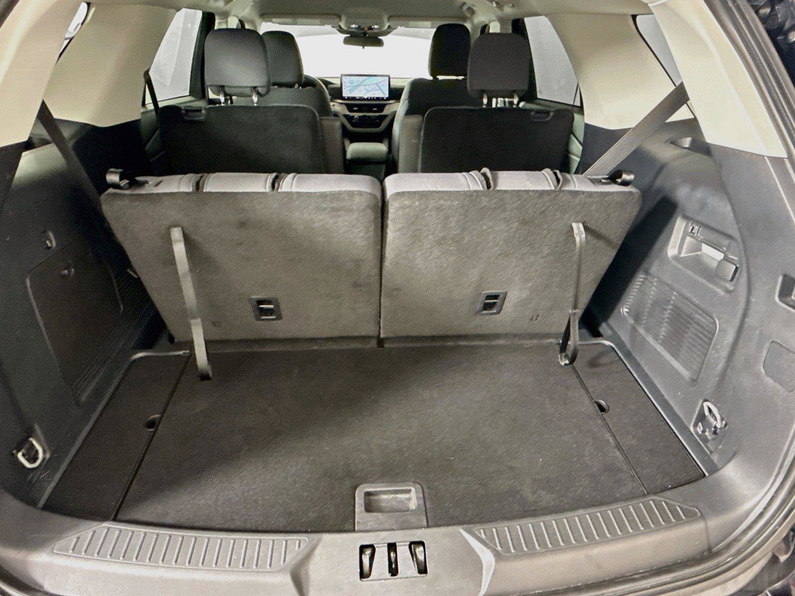 Used 2025 Ford Explorer Active RWD image 28