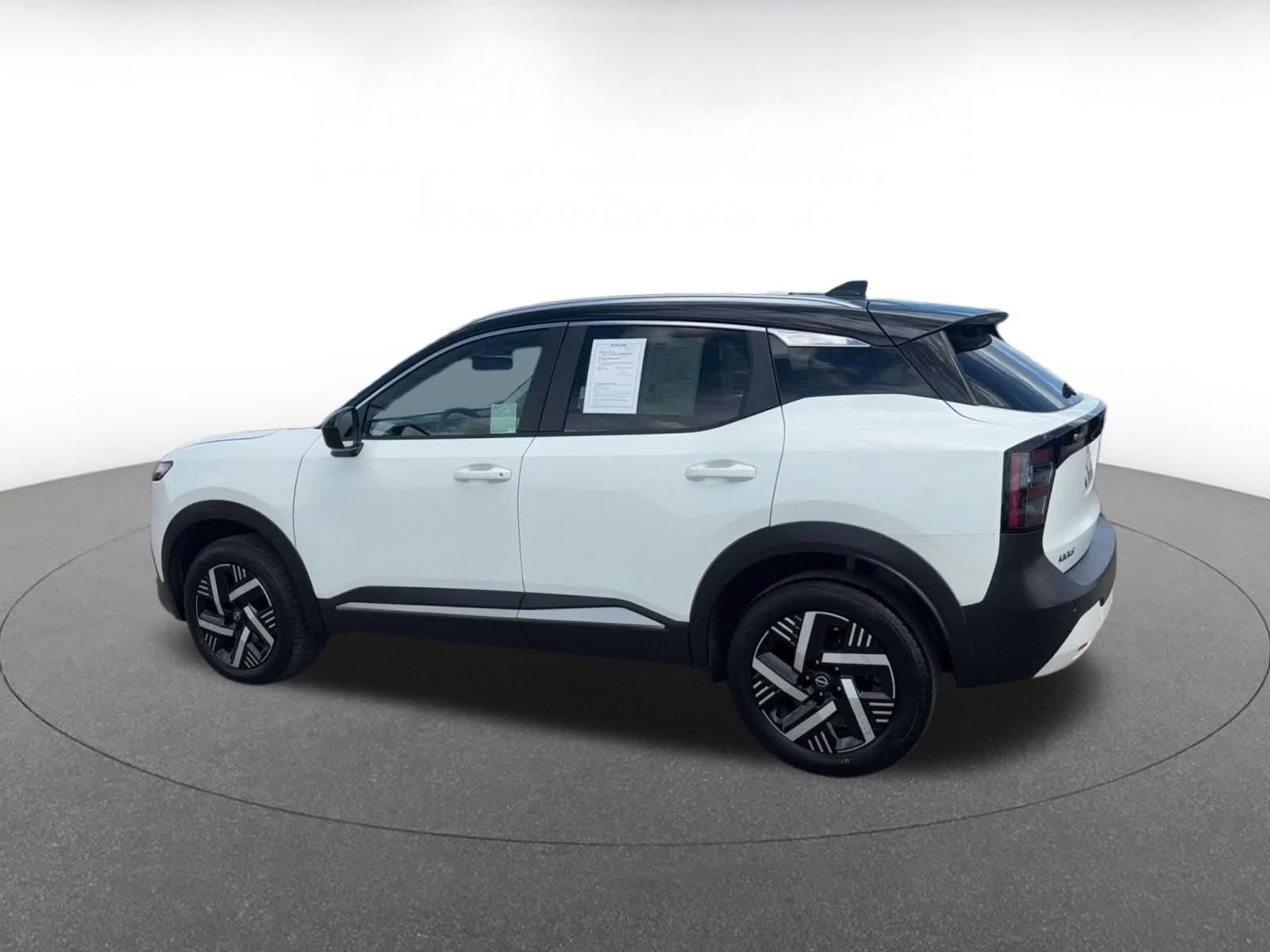 Used 2026 Nissan Kicks SV w/ Cold Weather Package FWD image 9
