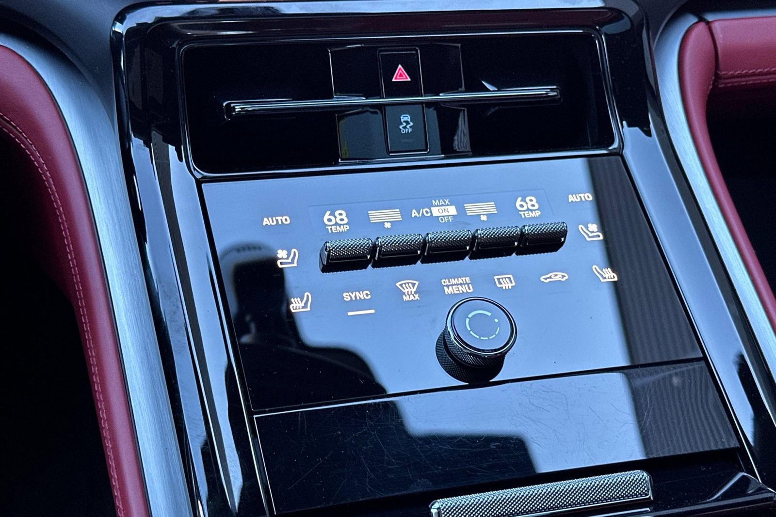 Used 2024 Porsche Panamera image 24