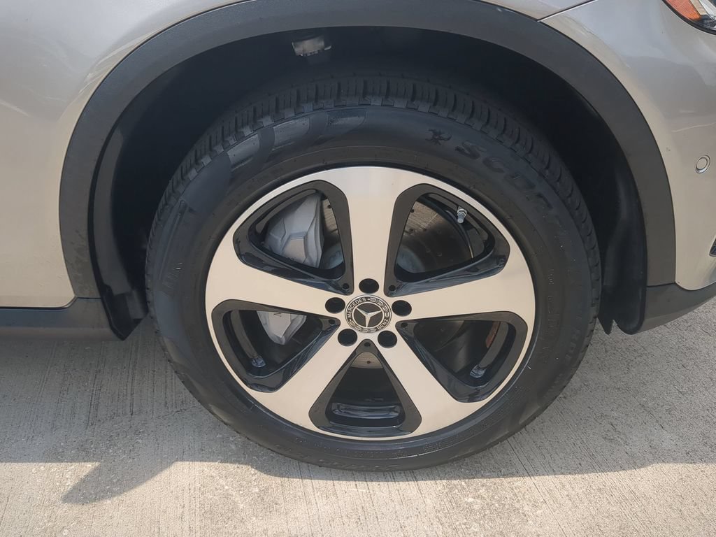 Used 2019 Mercedes-Benz GLC 350e 4MATIC image 22