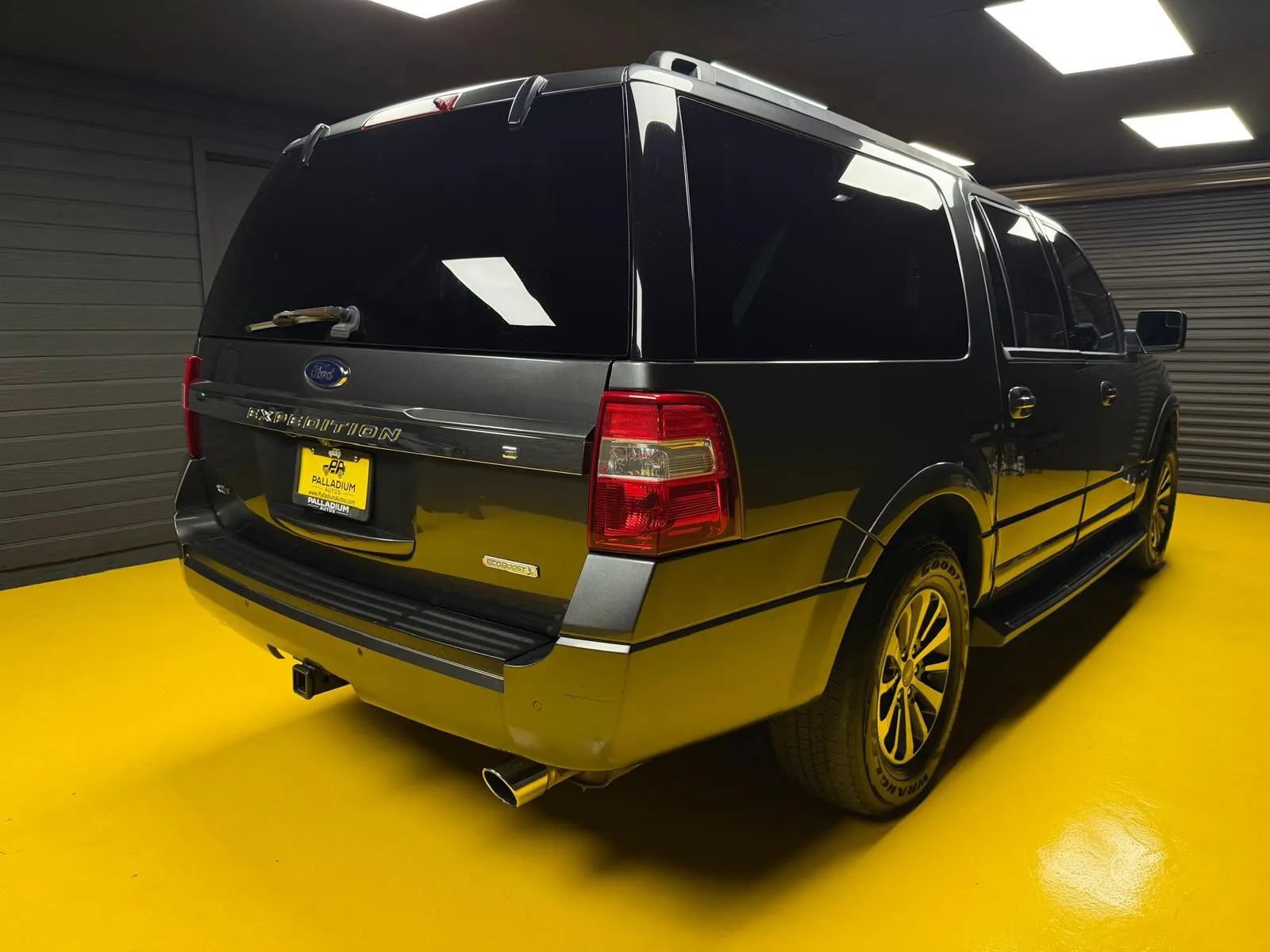 Used 2017 Ford Expedition EL XLT AWD/4WD image 6