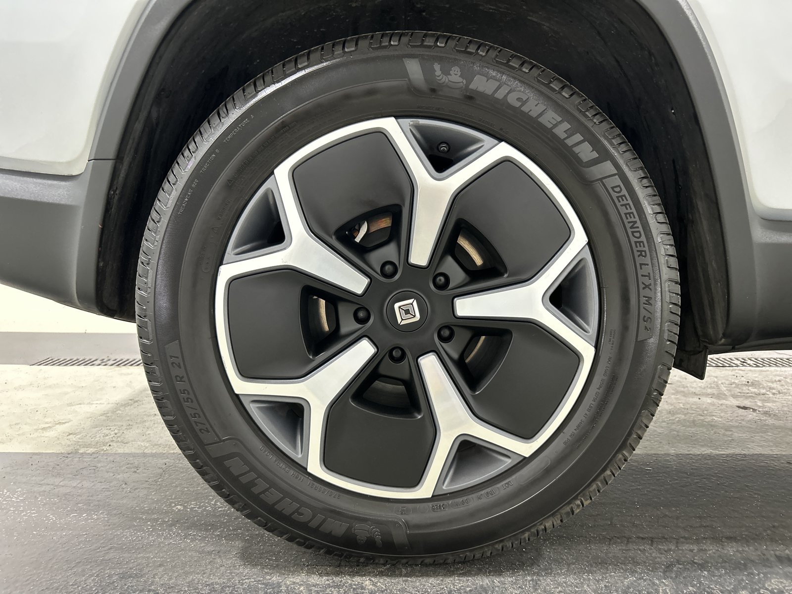 Used 2024 Rivian R1S Adventure AWD/4WD image 12