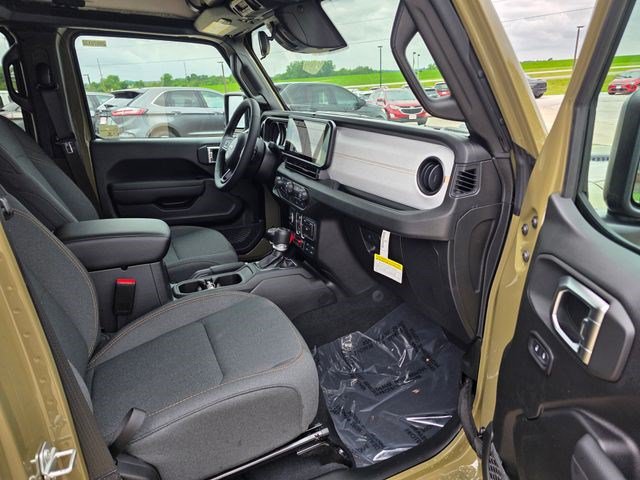 New 2026 Jeep Gladiator Sport AWD/4WD image 17