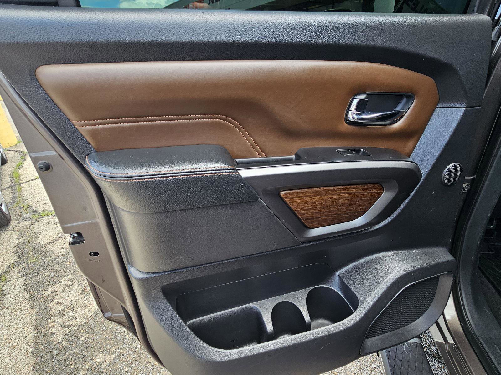 Used 2016 Nissan Titan Platinum Reserve image 34